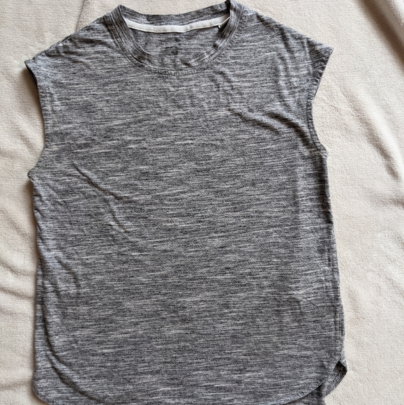 Reebok grey muscle tank - Picture 1 of 4